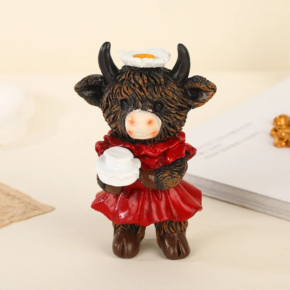 Desktop ornaments featuring a pair of cows as decorative items - Image 2
