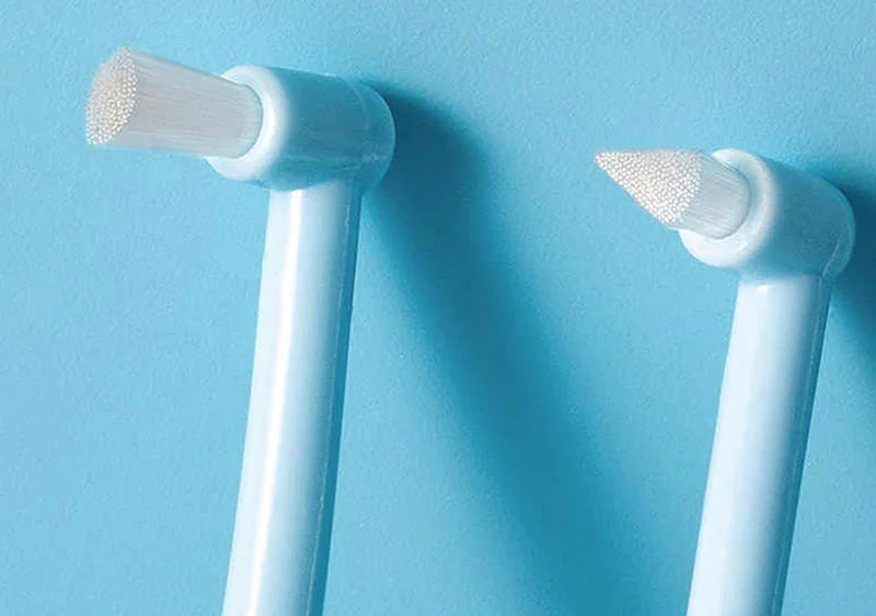 Single-bristle toothbrush with pointed head, flat head, soft bristles, small head, for cleaning interdental spaces, wisdom teeth, and braces. - Image 2